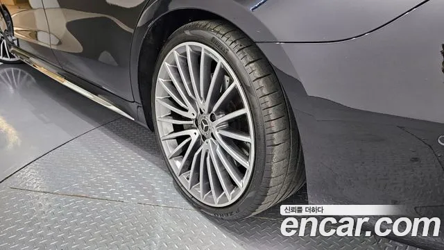 Mercedes-Benz S-Class — Фото автомобиля 30