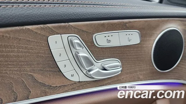 Mercedes-Benz E-Class — Фото автомобиля 24