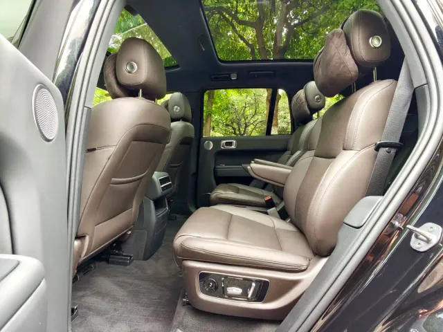 Li Auto L8 — Фото автомобиля 8