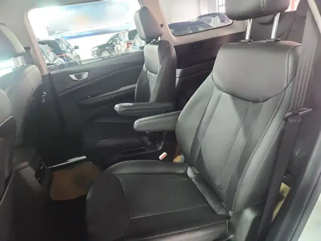 Wuling Jiachen — Фото автомобиля 13
