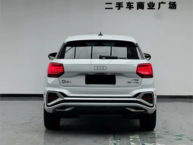 Audi Q2L — Фото автомобиля 5