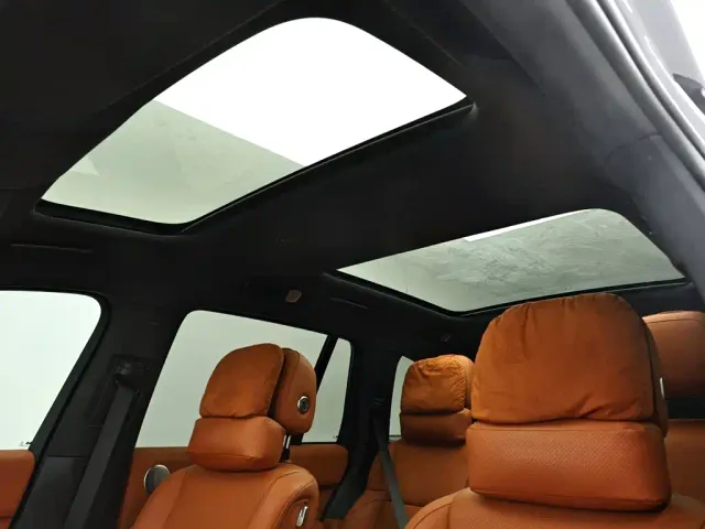 Li Auto L8 — Фото автомобиля 11