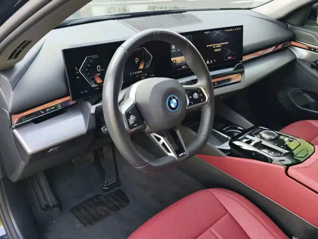 BMW i5 — Фото автомобиля 10
