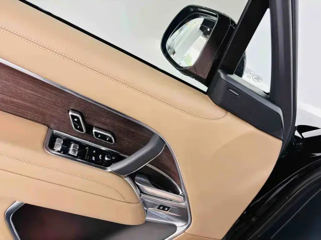 Land Rover Range Rover — Фото автомобиля 24
