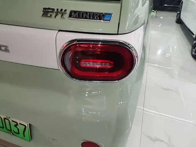 Wuling Hongguang Mini EV — Фото автомобиля 7
