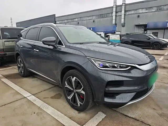 BYD Tang — Фото автомобиля 3