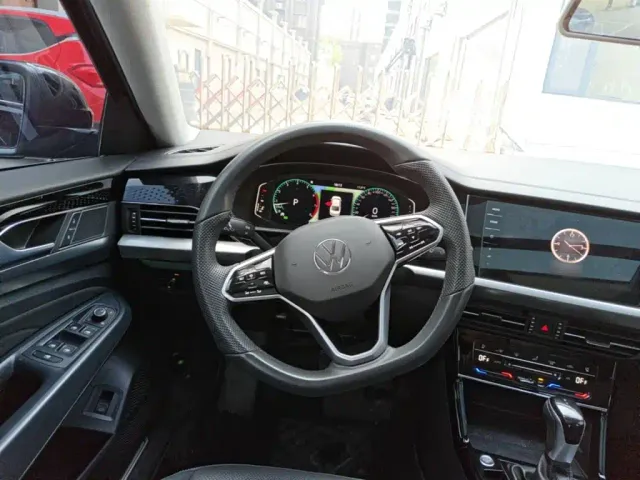 Volkswagen Passat — Фото автомобиля 10
