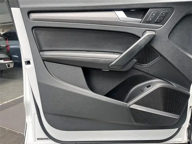 Audi Q5L — Фото автомобиля 16