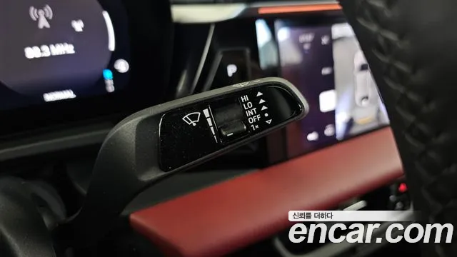 Porsche Macan Electric — Фото автомобиля 30