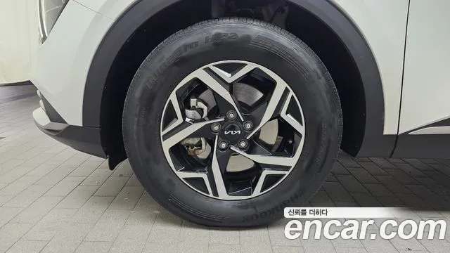 Kia Sportage Sportage 5-е поколение Бензин 1.6 турбо 2WD — Фото автомобиля 5