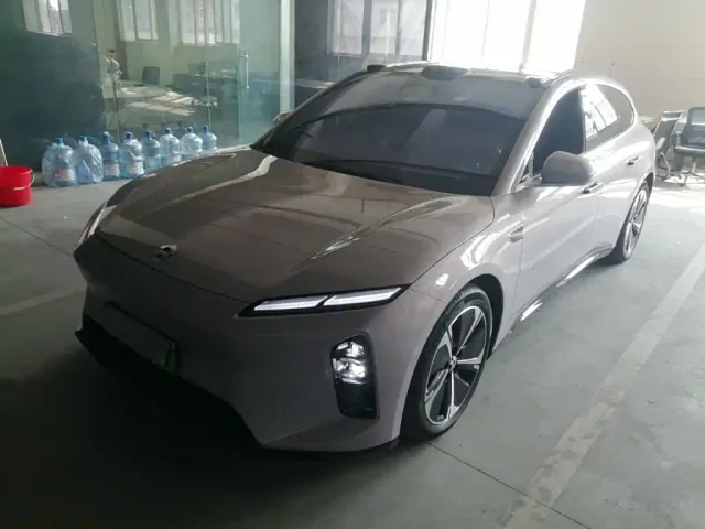 Фотография автомобиля — Nio ET5 Touring