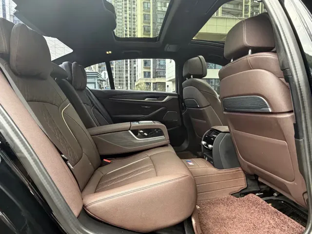 BMW 5 Series — Фото автомобиля 13