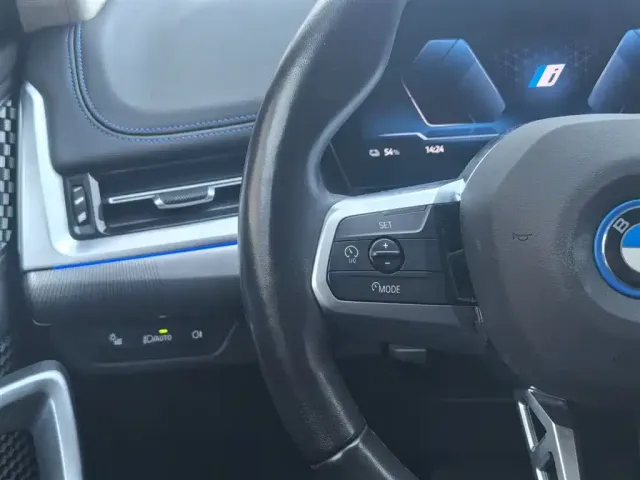 BMW BMW iX1 2025 eDrive25L M Sport Package — Фото автомобиля 15