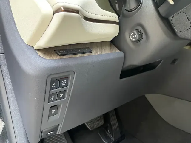 Lexus LM — Фото автомобиля 17