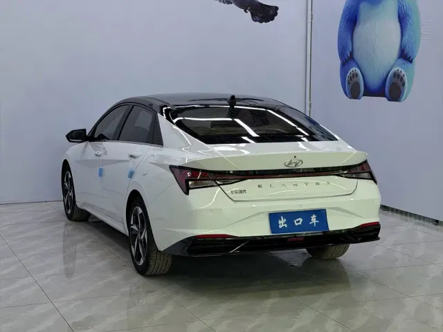Hyundai Elantra — Фото автомобиля 6