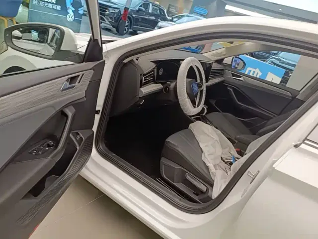 Volkswagen Sagitar — Фото автомобиля 15
