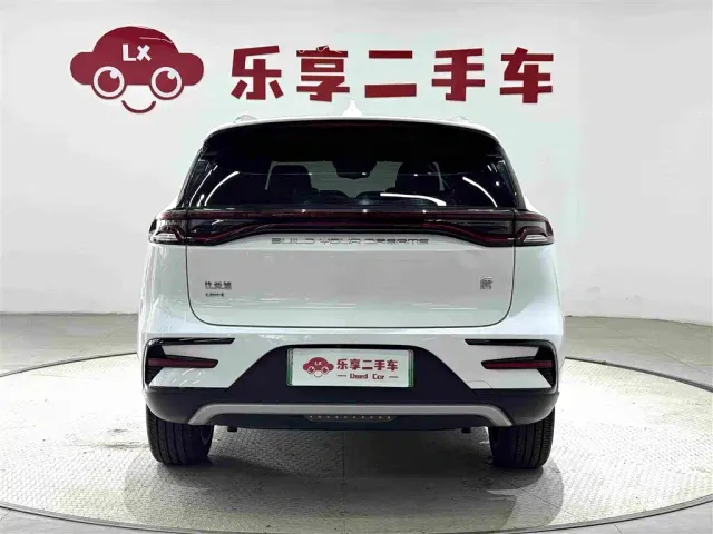 BYD Tang — Фото автомобиля 4