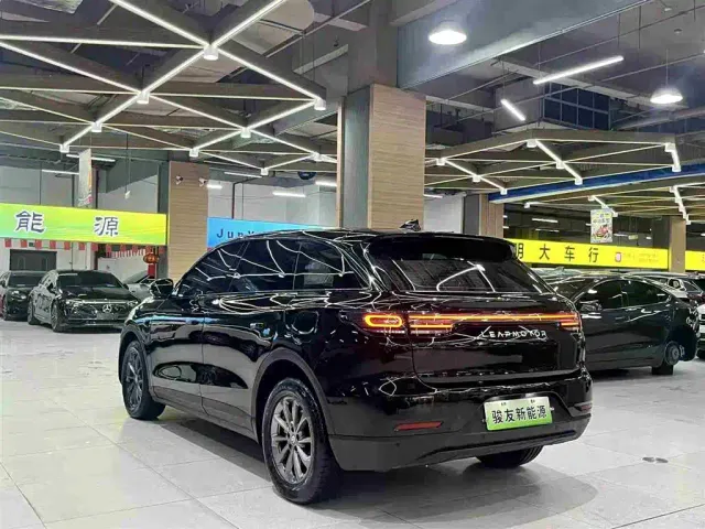 Leapmotor C11 — Фото автомобиля 4