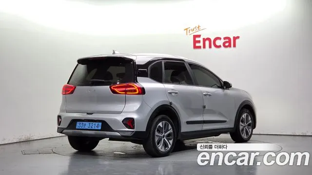 Kia Niro — Фото автомобиля 2