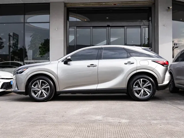 Lexus RX — Фото автомобиля 4