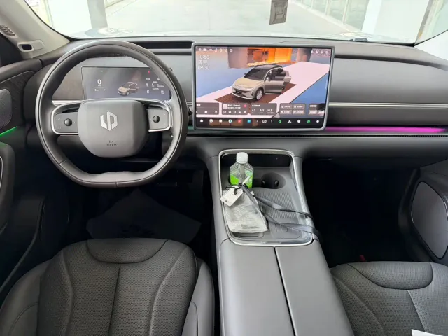 Leapmotor C11 — Фото автомобиля 11