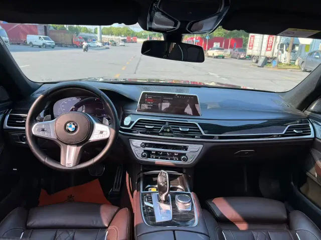 BMW 7 Series — Фото автомобиля 6