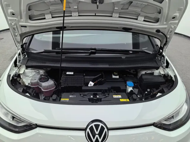 Volkswagen ID.3 — Фото автомобиля 10