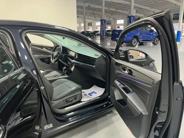 Volkswagen Passat — Фото автомобиля 13
