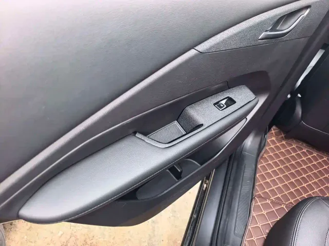 Wuling Starlight — Фото автомобиля 10