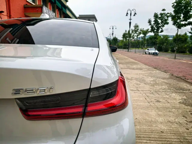 BMW 3 Series — Фото автомобиля 9