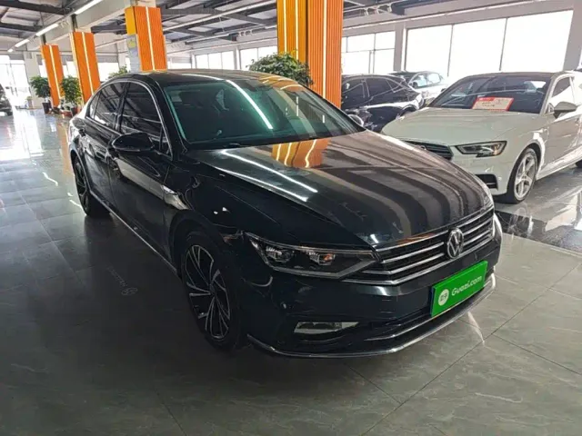 Volkswagen Magotan 2020 330TSI DSG Luxury — Фото автомобиля 3