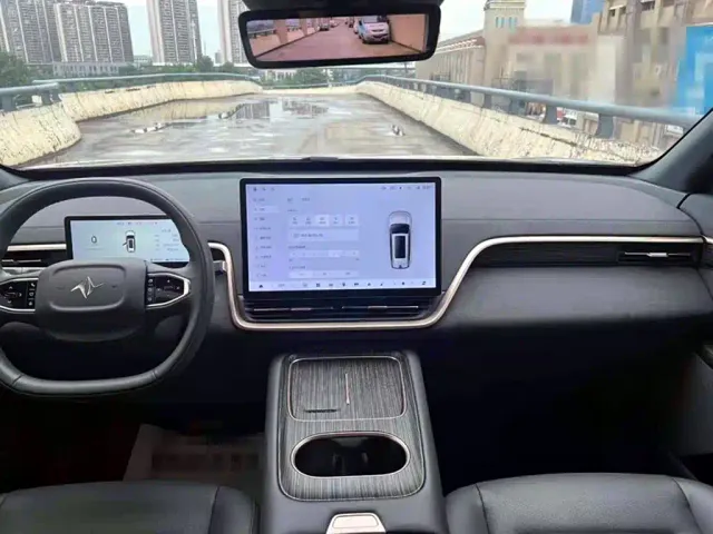 Dongfeng Yipai eπ008 2024 210Max Range Extender 6-Seater — Фото автомобиля 8