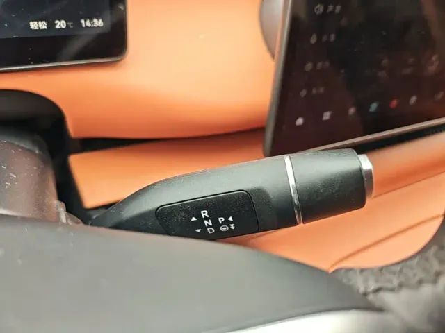 Leapmotor C10 — Фото автомобиля 13