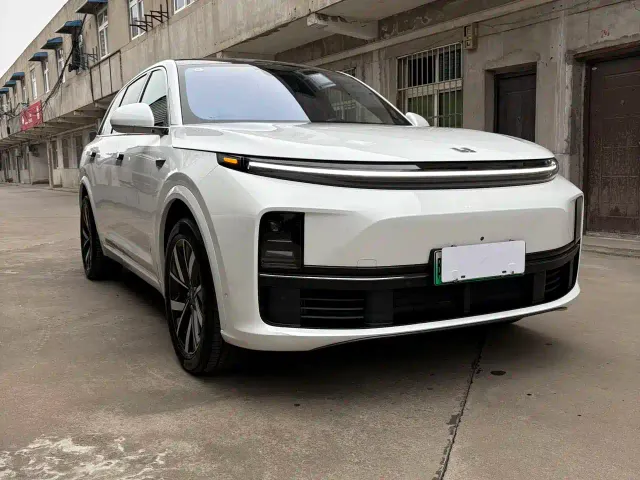Li Auto L7 — Фото автомобиля 3