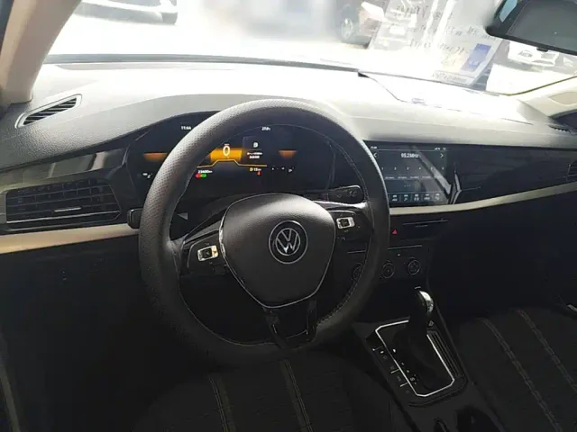 Volkswagen Lavida — Фото автомобиля 9