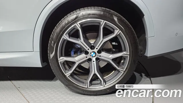 BMW X5 xDrive 40i M Sport — Фото автомобиля 15