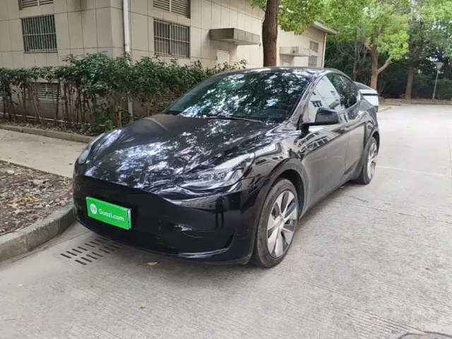 Фотография автомобиля — Tesla Model Y