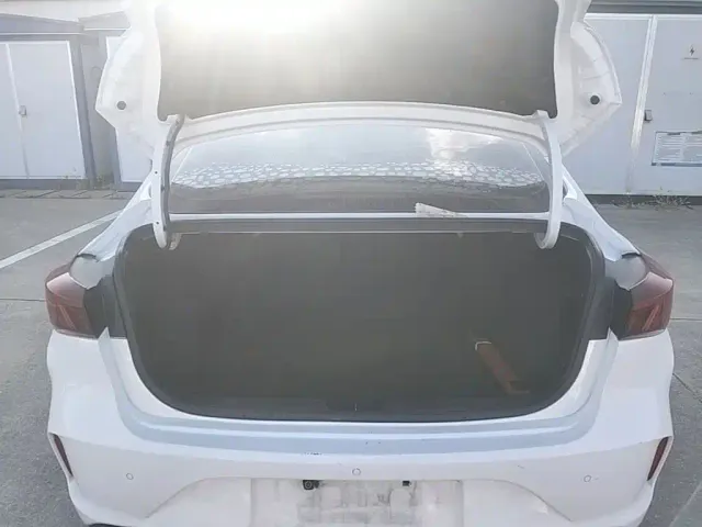 Changan Eado — Фото автомобиля 18