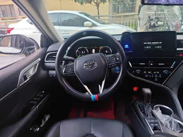 Toyota Camry — Фото автомобиля 2