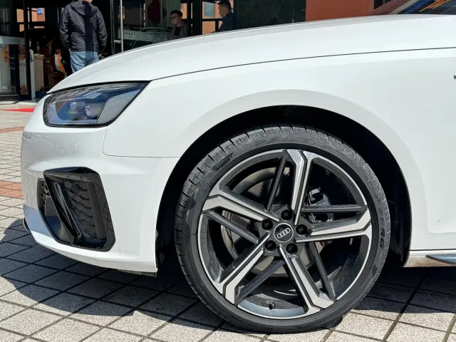 Audi A4L — Фото автомобиля 5