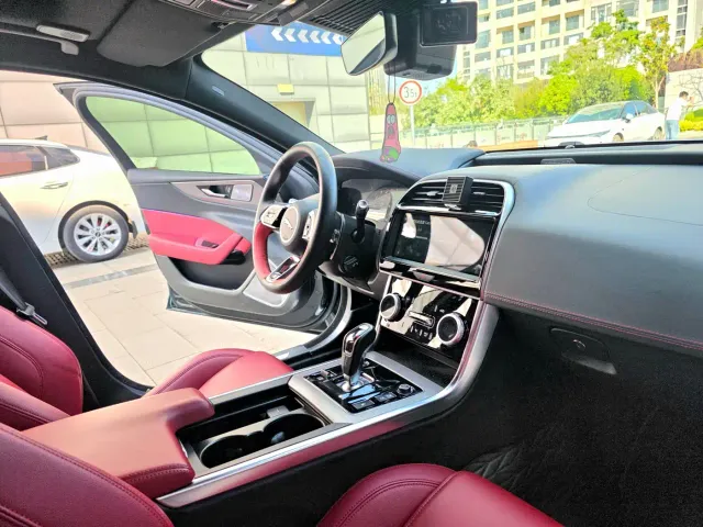 Jaguar XEL — Фото автомобиля 10