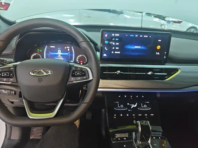 Chery Tiggo 8 — Фото автомобиля 9