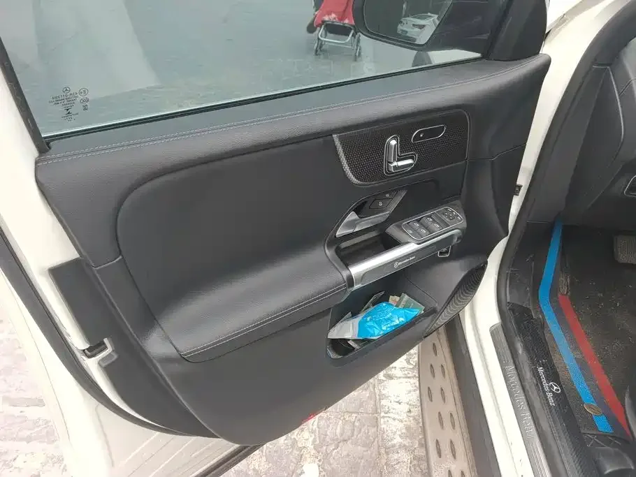 Mercedes-Benz Mercedes-Benz GLB 2022 Facelift GLB 200 Fashion Style — Фото автомобиля 7