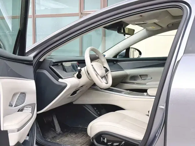 BYD Han L — Фото автомобиля 5