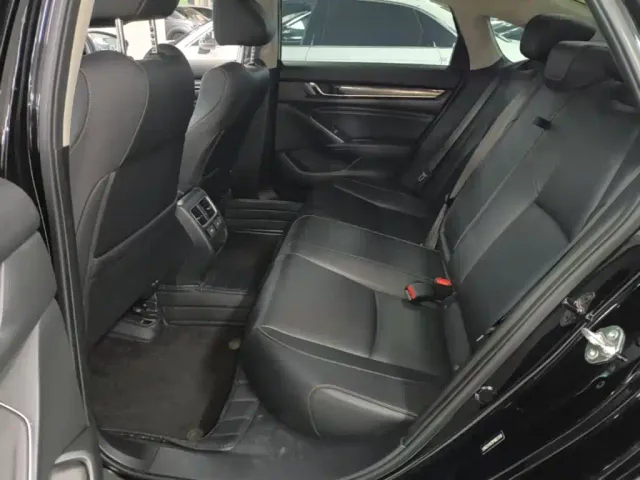 Honda Accord — Фото автомобиля 16
