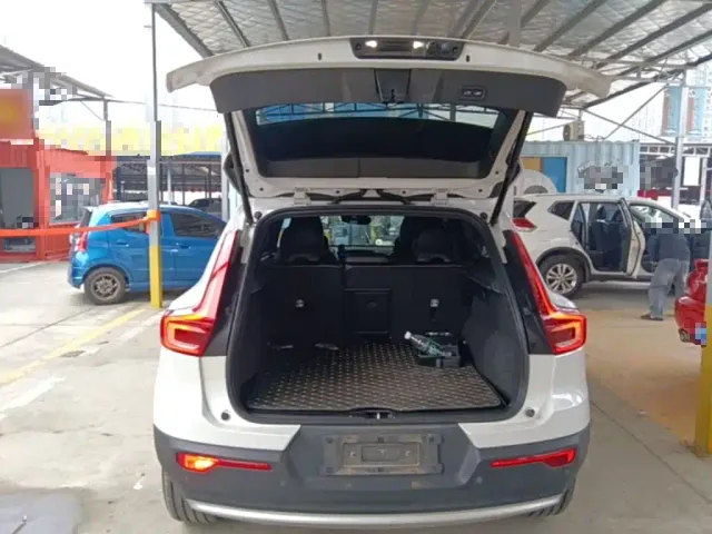 Volvo XC40 — Фото автомобиля 14