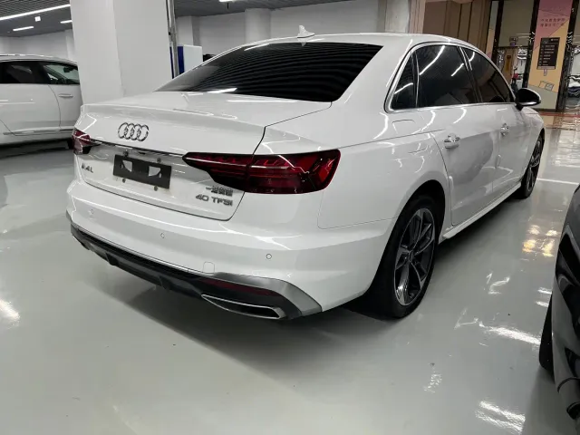 Audi A4L — Фото автомобиля 12
