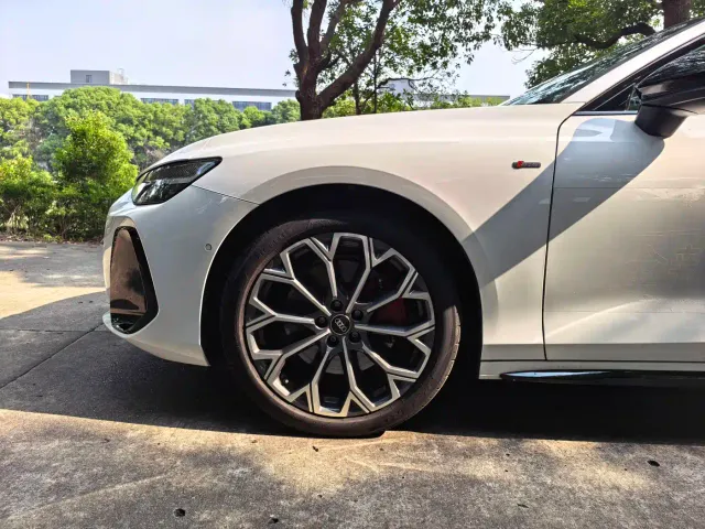 Audi A6L — Фото автомобиля 9