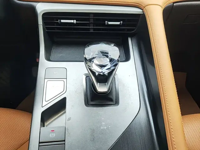 Roewe RX5 — Фото автомобиля 13