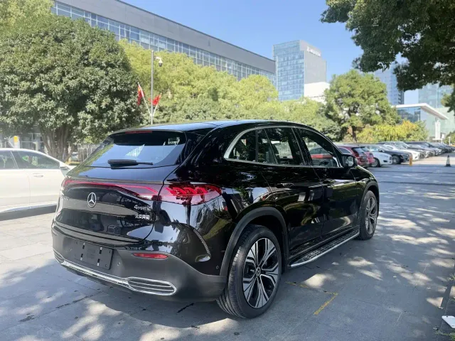 Mercedes-Benz EQE SUV — Фото автомобиля 5